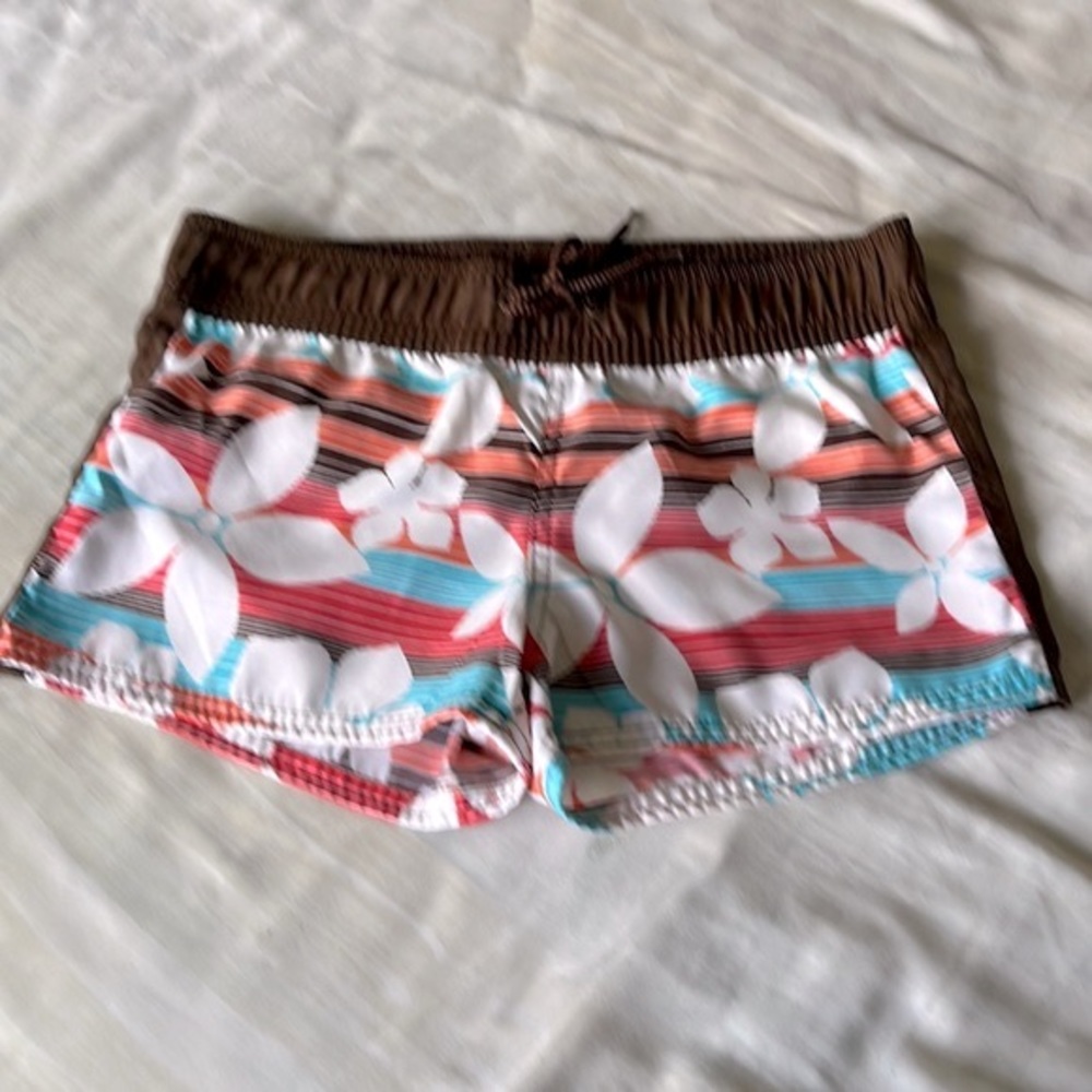 Old Navy girls floral board shorts in size large